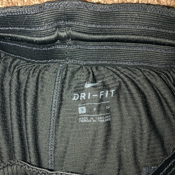 Nike dri-fit shorts - Picture 2 of 2